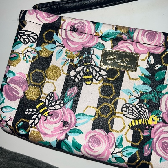 Betsey Johnson wristlet - Picture 2 of 6